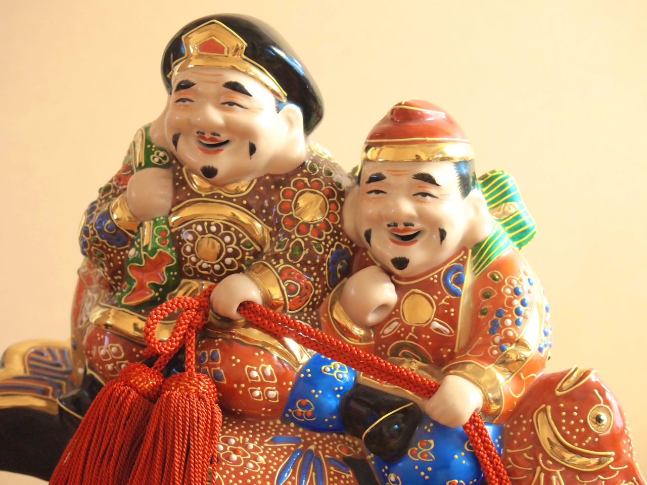 九谷焼 8号小槌のり戎大黒 盛（布団付） 九谷焼マルヨネ 陶芸窯和陶房