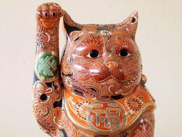 福の神と猫の陶器彫刻 九谷焼 九谷焼】【風神雷神】風神 招き猫 黒盛り 阿吽 - メルカリ