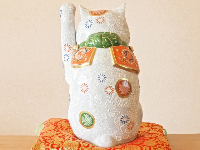 九谷焼 陶幸 マルヨネ】 10号招き猫 細描鹿の子白盛 右手・左手 九谷焼 陶幸 マルヨネ】 10号招き猫 細描鹿の子白盛 右手・左手