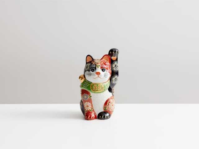 4号招き猫 赤黒華盛 九谷焼マルヨネ 陶芸窯和陶房