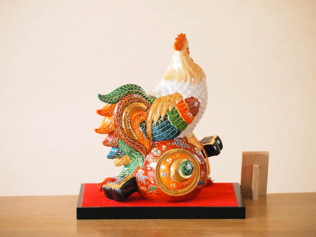 九谷焼　金彩　縁起干支　丁酉　鶏　夫婦　置物 九谷焼 金彩 縁起干支 丁酉 鶏 夫婦 置物