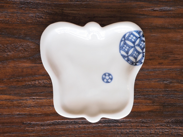 豆皿 軍配 染付丸紋 /小皿 豆皿 吉祥紋古典絵変り/九谷焼 和陶房/幅8.2×奥8×高1.2cm