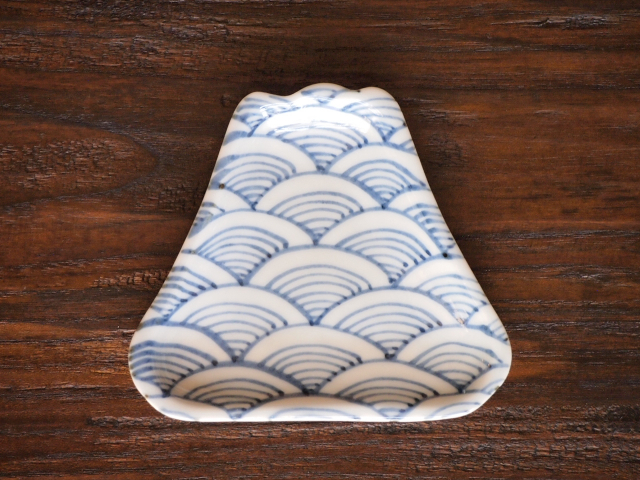 豆皿 富士山 染付青海波 /小皿 豆皿 吉祥紋古典絵変り/九谷焼 和陶房/幅9×奥7.5×高1.2cm