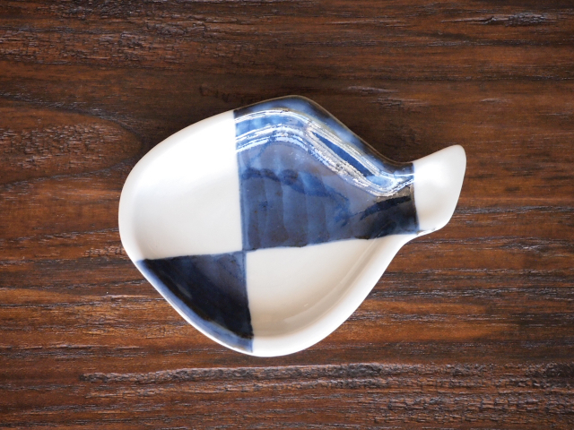 豆皿 ふぐ 染付市松 /小皿 豆皿 吉祥紋古典絵変り/九谷焼 和陶房/幅9×奥6.6×高1.2cm