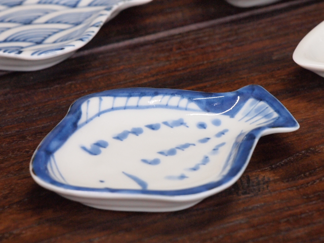 豆皿 ひらめ 染付ひらめ /小皿 豆皿 吉祥紋古典絵変り/九谷焼 和陶房/幅8.8×奥7.4×高1.2cm