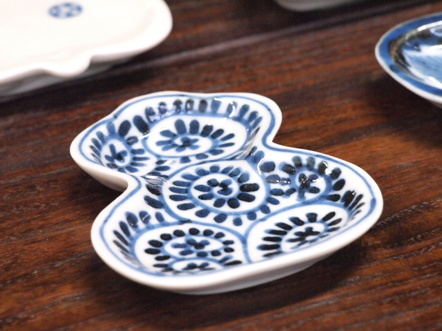 豆皿 瓢箪 染付タコ唐草 /小皿 豆皿 吉祥紋古典絵変り/九谷焼 和陶房/幅6.9×奥8.9×高1.2cm