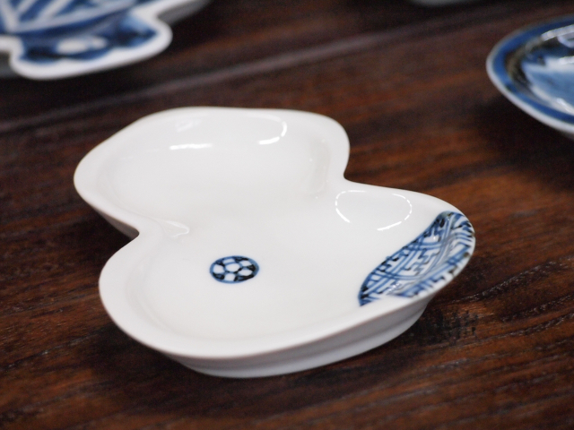 豆皿 瓢箪 染付丸紋 /小皿 豆皿 吉祥紋古典絵変り/九谷焼 和陶房/幅6.9×奥8.9×高1.2cm