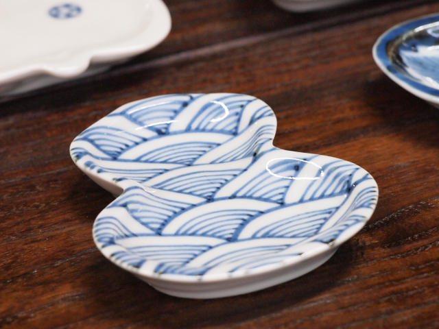 豆皿 瓢箪 染付青海波 /小皿 豆皿 吉祥紋古典絵変り/九谷焼 和陶房/幅6.9×奥8.9×高1.2cm