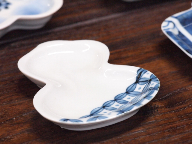 豆皿 瓢箪 染七宝 /小皿 豆皿 吉祥紋古典絵変り/九谷焼 和陶房/幅6.9×奥8.9×高1.2cm