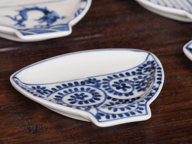 豆皿 飯碗 染付タコ唐草 /小皿 豆皿 吉祥紋古典絵変り/九谷焼 和陶房/幅9.6×奥8.3×高1.2cm