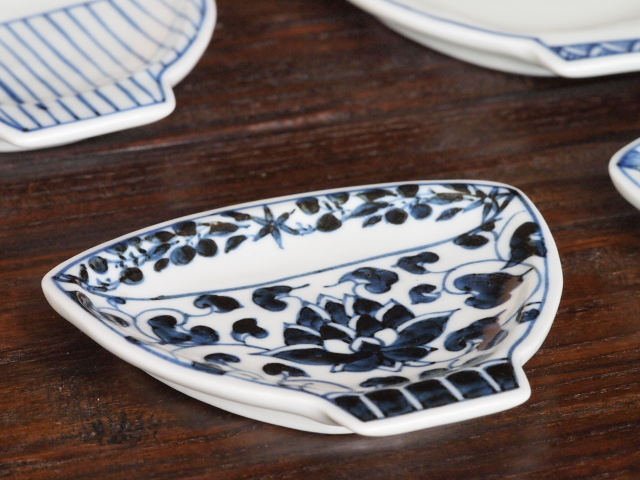 豆皿 飯碗 染付宝華唐草 /小皿 豆皿 吉祥紋古典絵変り/九谷焼 和陶房/幅9.6×奥8.3×高1.2cm