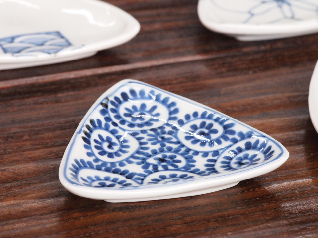 豆皿 おにぎり 染付タコ唐草 /小皿 豆皿 吉祥紋古典絵変り/九谷焼 和陶房/幅8×奥8×高1.2cm