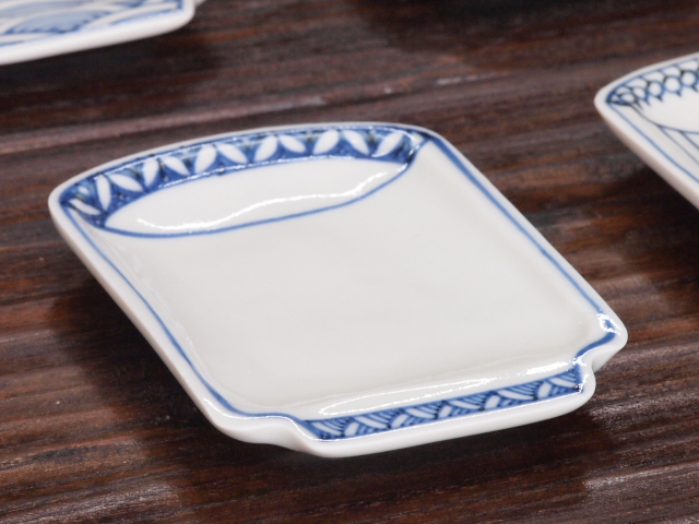 豆皿 湯呑 染付渕小紋 /小皿 豆皿 吉祥紋古典絵変り/九谷焼 和陶房/幅7.2×奥10.3×高1.2cm