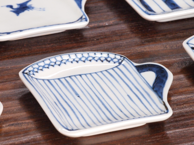 豆皿 カップ 染付麦藁 /小皿 豆皿 吉祥紋古典絵変り/九谷焼 和陶房/幅8.7×奥9×高1.2cm