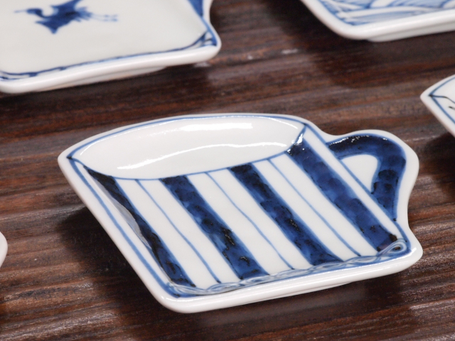 豆皿 カップ 染付渦巻十草 /小皿 豆皿 吉祥紋古典絵変り/九谷焼 和陶房/幅8.7×奥9×高1.2cm