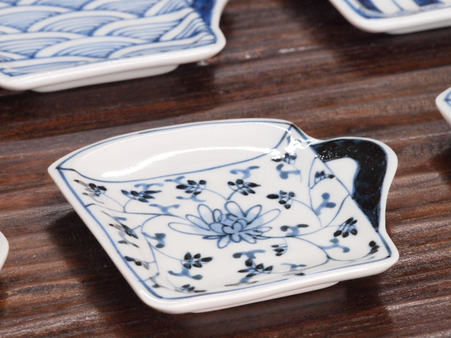 豆皿 カップ 染付花唐草 /小皿 豆皿 吉祥紋古典絵変り/九谷焼 和陶房/幅8.7×奥9×高1.2cm