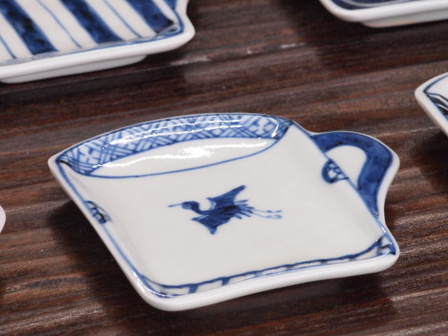 豆皿 カップ 染付鶴文 /小皿 豆皿 吉祥紋古典絵変り/九谷焼 和陶房/幅8.7×奥9×高1.2cm