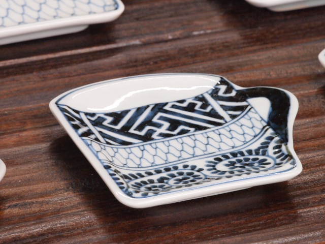 豆皿 カップ 染付帯小紋 /小皿 豆皿 吉祥紋古典絵変り/九谷焼 和陶房/幅8.7×奥9×高1.2cm