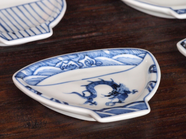 豆皿 飯碗 染付龍文 /小皿 豆皿 吉祥紋古典絵変り/九谷焼 和陶房/幅9.6×奥8.3×高1.2cm