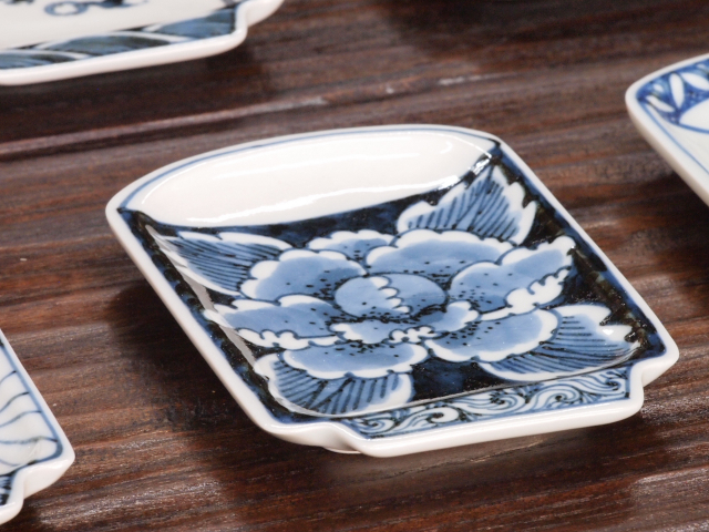 豆皿 湯呑 染付牡丹唐草 /小皿 豆皿 吉祥紋古典絵変り/九谷焼 和陶房/幅7.2×奥10.3×高1.2cm