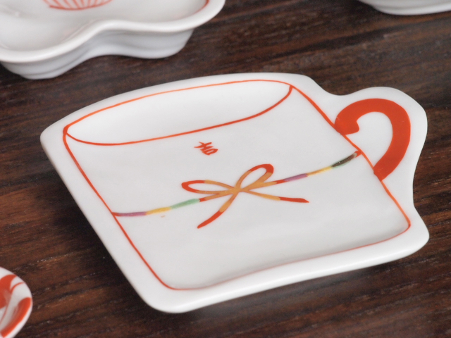 豆皿 カップ 赤絵結び /小皿 豆皿 吉祥紋古典絵変り/九谷焼 和陶 豆皿 カップ 赤絵結び /小皿 豆皿 吉祥紋古典絵変り/九谷焼 和陶