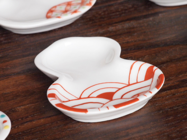 豆皿 瓢箪 赤絵青海波 /小皿 豆皿 吉祥紋古典絵変り/九谷焼 和陶房/幅6.9×奥8.9×高1.2cm